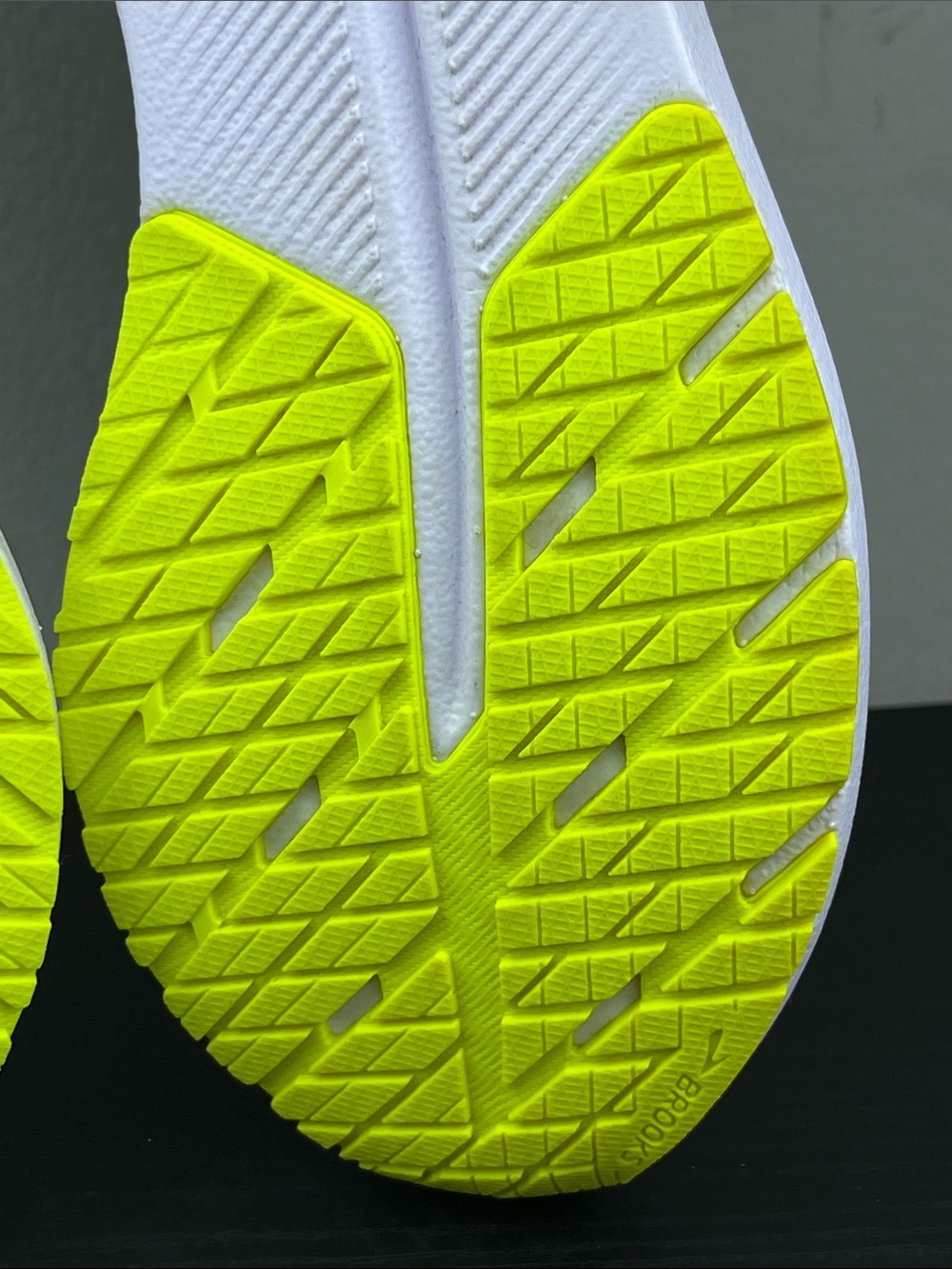 Brooks Hyperion Tempo Running Shoes Green Yellow Women's Size 6.5 - Picture 10 of 11